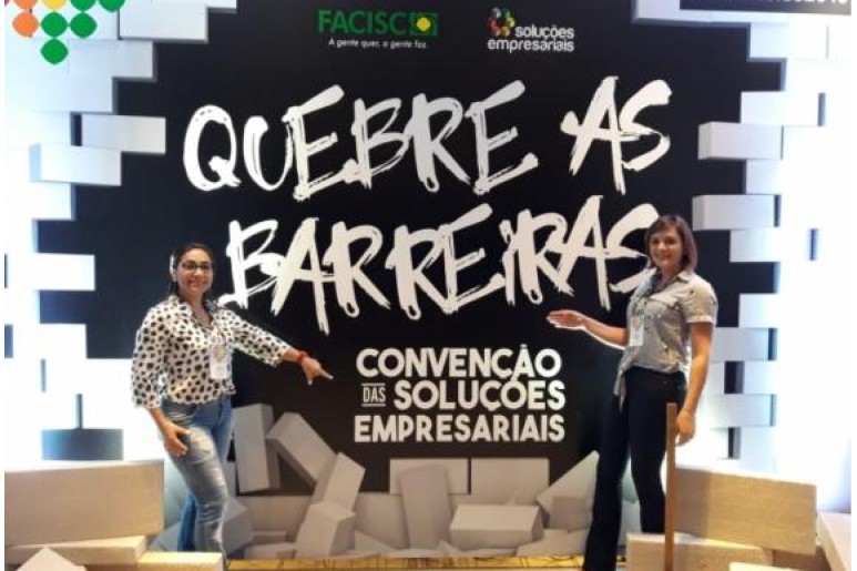 Capa notícia Equipe da Acislo participa de evento de formação na capital