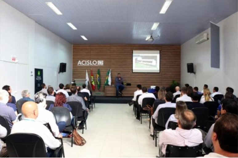 Capa notícia Roberto Casagrande compartilha sua história pessoal e profissional no 26º Café Empresarial do ano