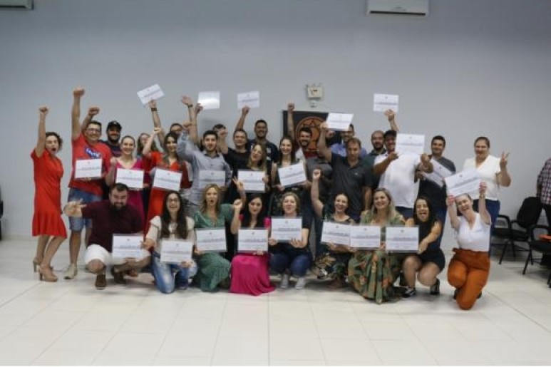 Capa notícia Pela Acislo, primeira turma de eneagrama da personalidade finaliza formação