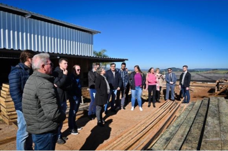 Capa notícia Representantes da Acislo visitam obras do novo Fórum de São Lourenço do Oeste