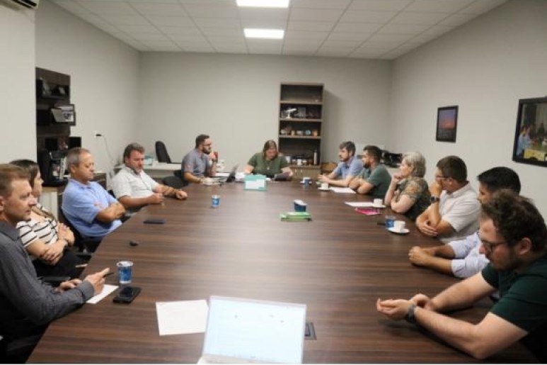 Capa notícia Missão, debate político e demandas da classe pautam segunda reunião ordinária da Acislo