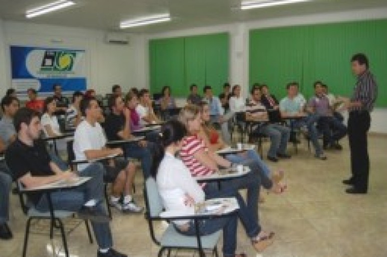 Capa notícia Ernesto Reck palestra aos jovens empreendedores