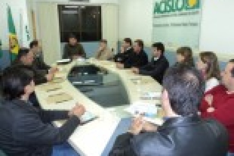 Capa notícia Prefeito Municipal e secretário de Infraestrutura participam de reunião na ACISLO