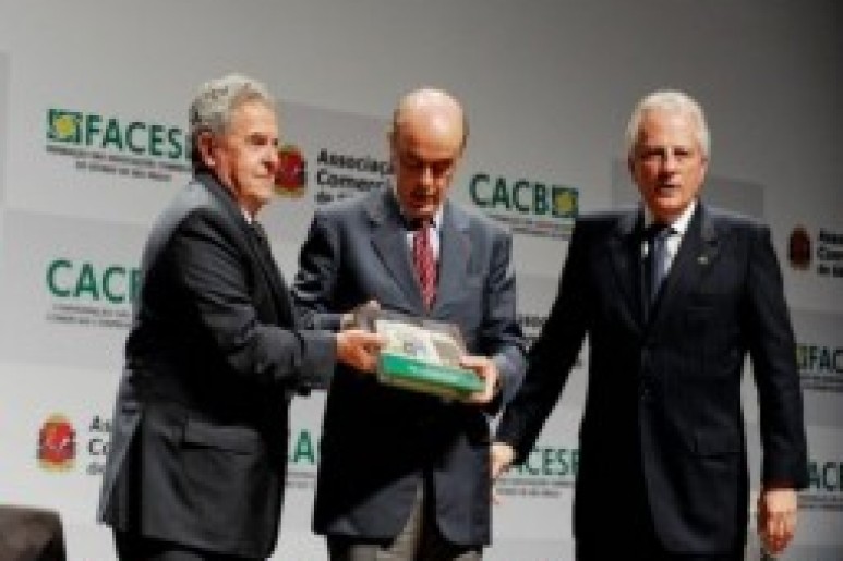 Capa notícia FACISC participa de encontro com presidenciáveis em SP