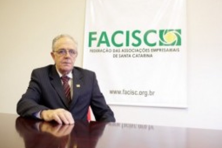 Capa notícia FACISC comemora redução da carga tributária das micro e pequenas empresas